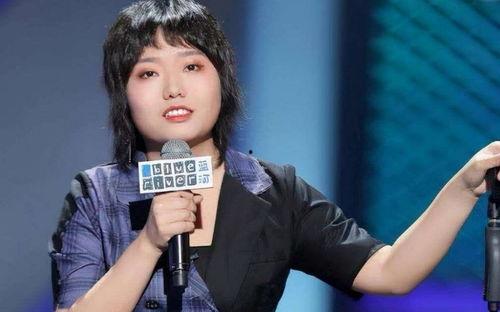 娱乐吃瓜酱李雪琴,从娱乐吃瓜酱到喜剧新星的蜕变之路