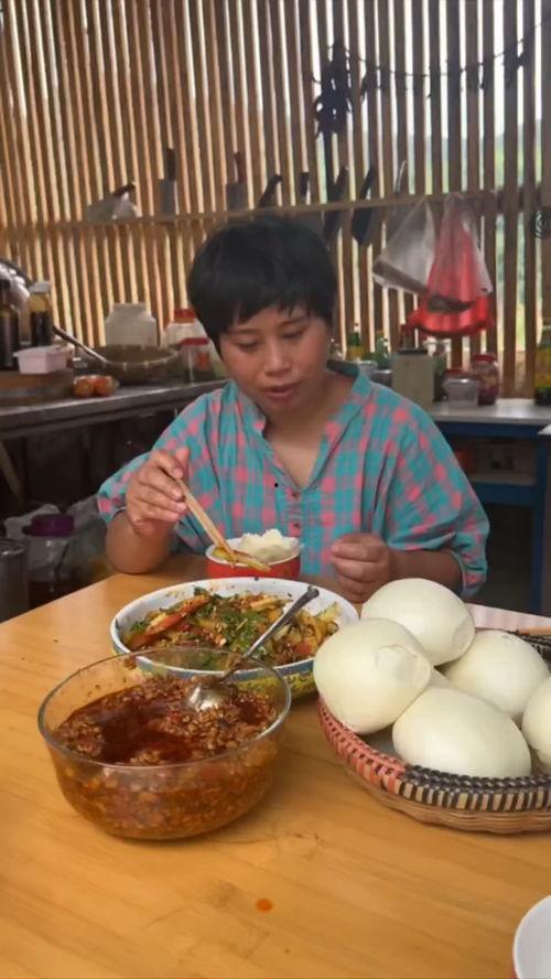 娱乐吃瓜酱外卖,带你尝鲜网红美食，轻松解锁味蕾新体验